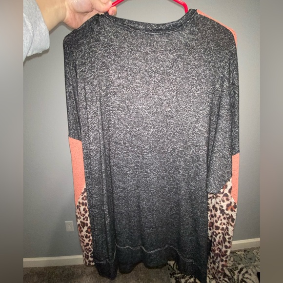 Multicolored/leopard top - Picture 2 of 3